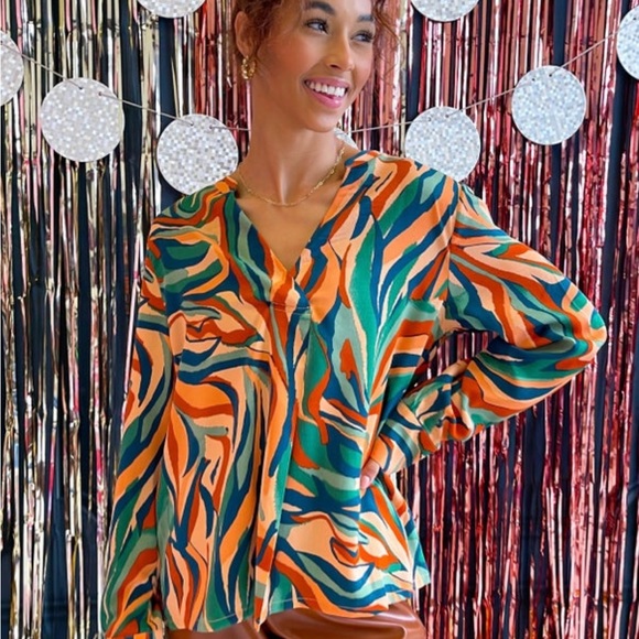 Vibrant Multicolor Women's Top NWT - Picture 1 of 3